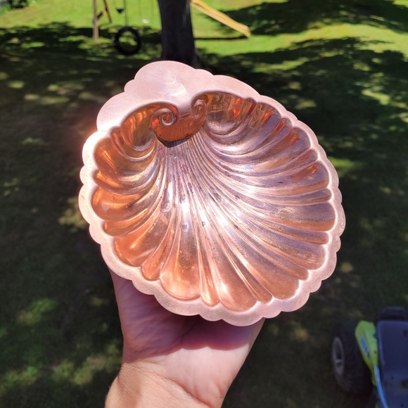 Vintage Copper Clam Shell catchall dish, bowl, ashtray footed bowl 7" x 6.5"